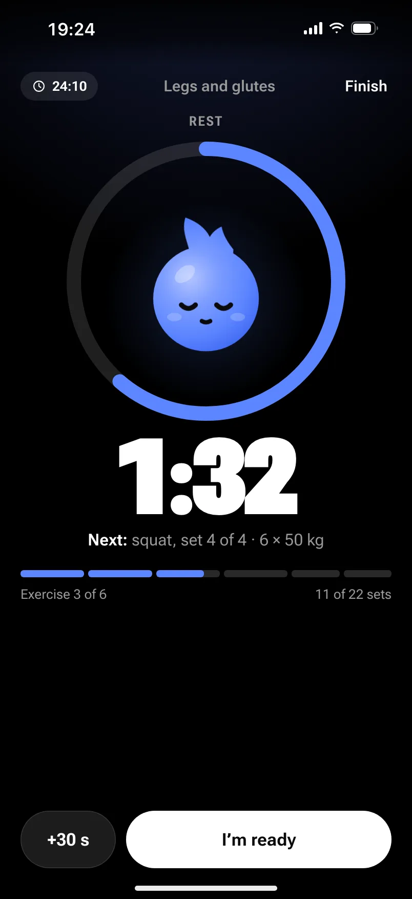 The rest: 1:32 on a ring that counts down, with what’s next (squat, set 4 of 4, 6 × 50 kg), the session’s progress and the +30 s and I’m ready buttons. Sparky breathes in the middle.
